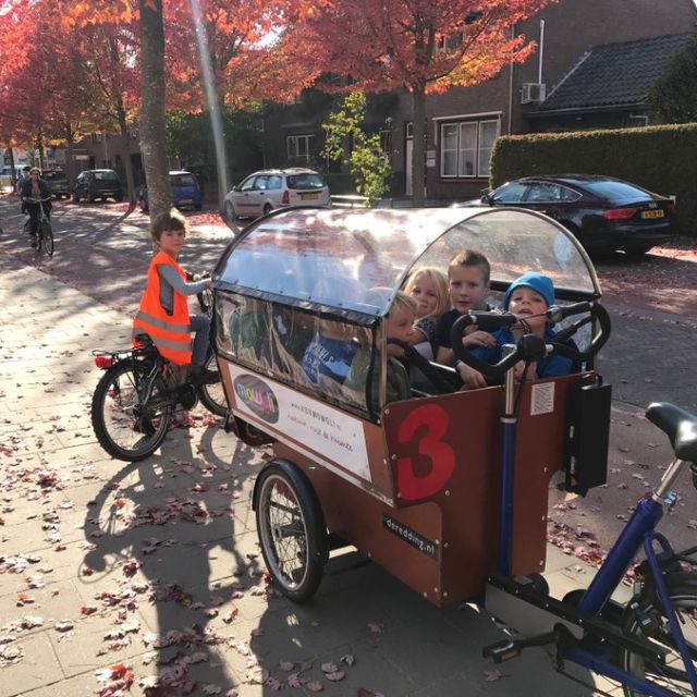  spelende kinderen