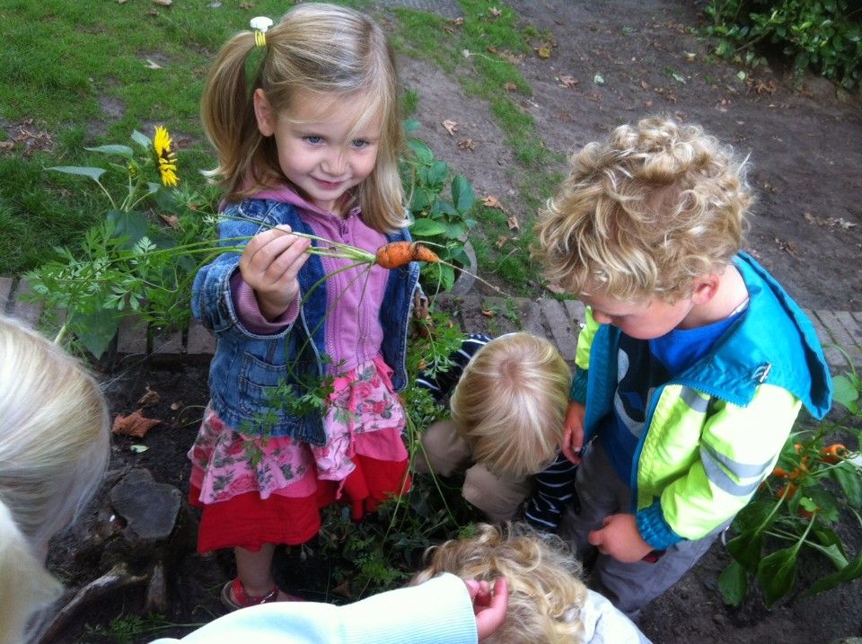  spelende kinderen