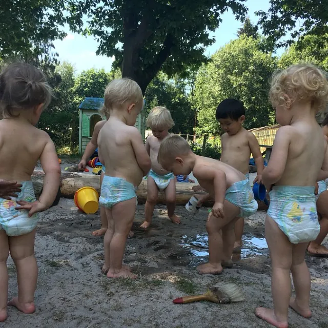  spelende kinderen